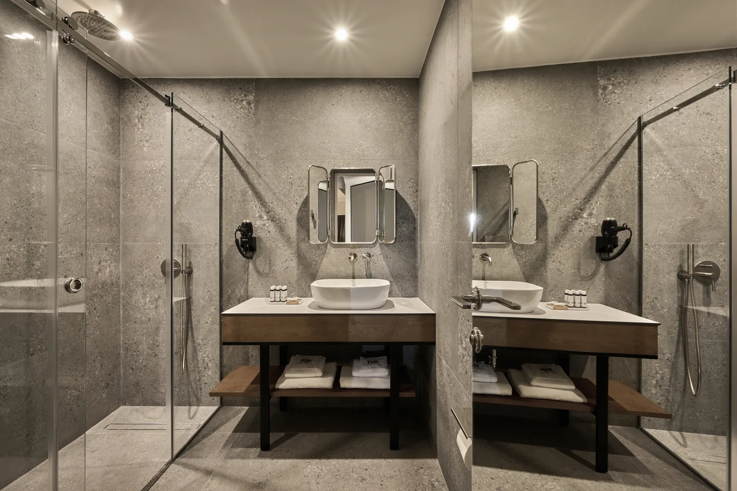 Deluxe Room bathroom.