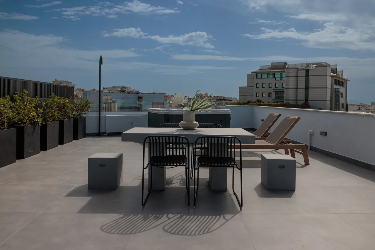 Rooftop hot tub